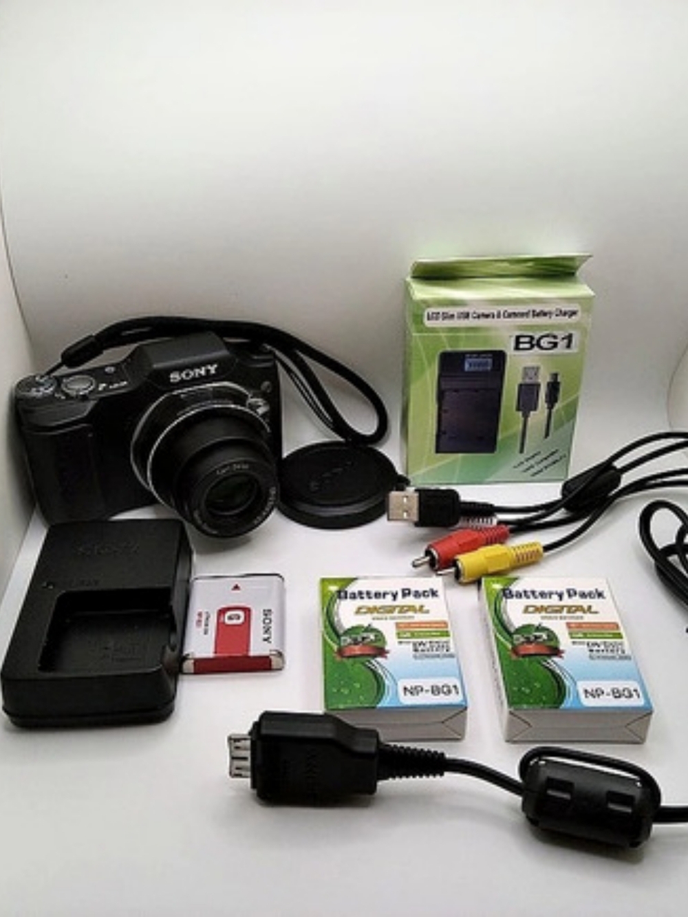 Sony Cyber-shot DSC-H20 Digital Camera Black Parts Only Not Working